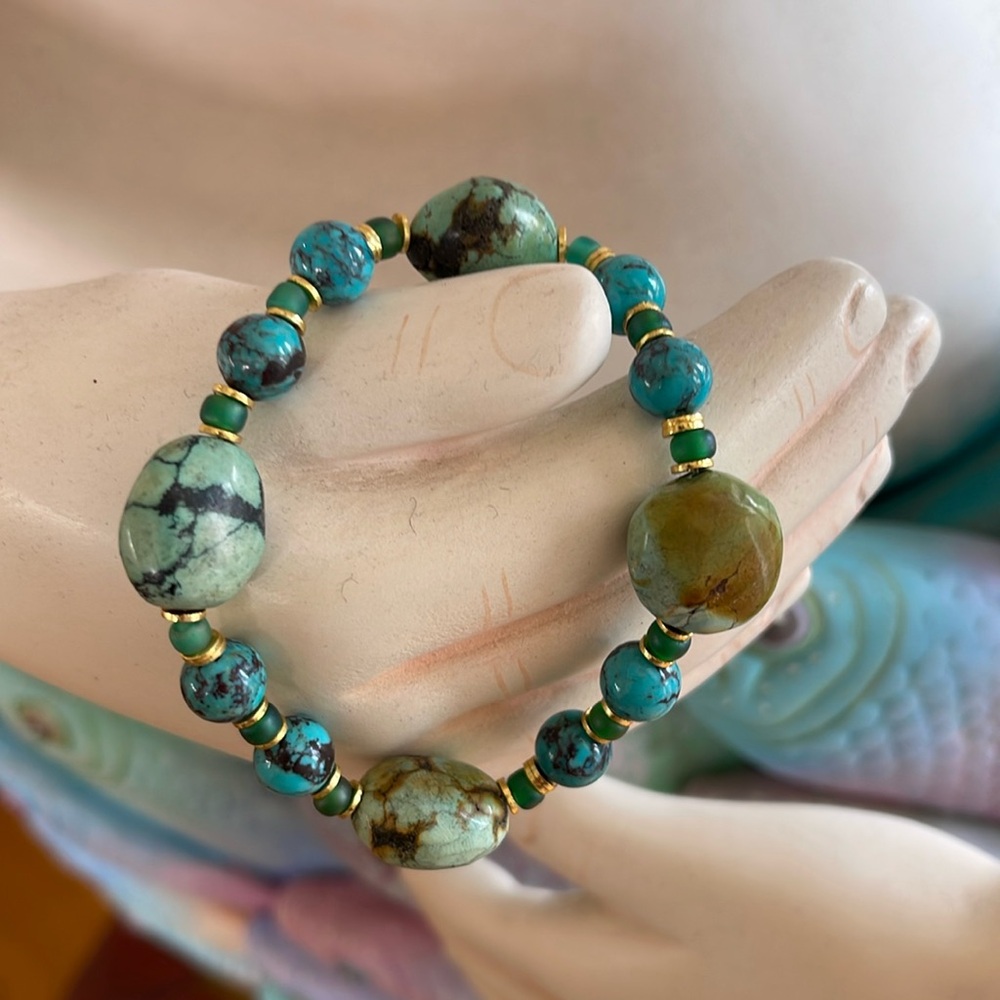 Turquoise and gold bracelet.